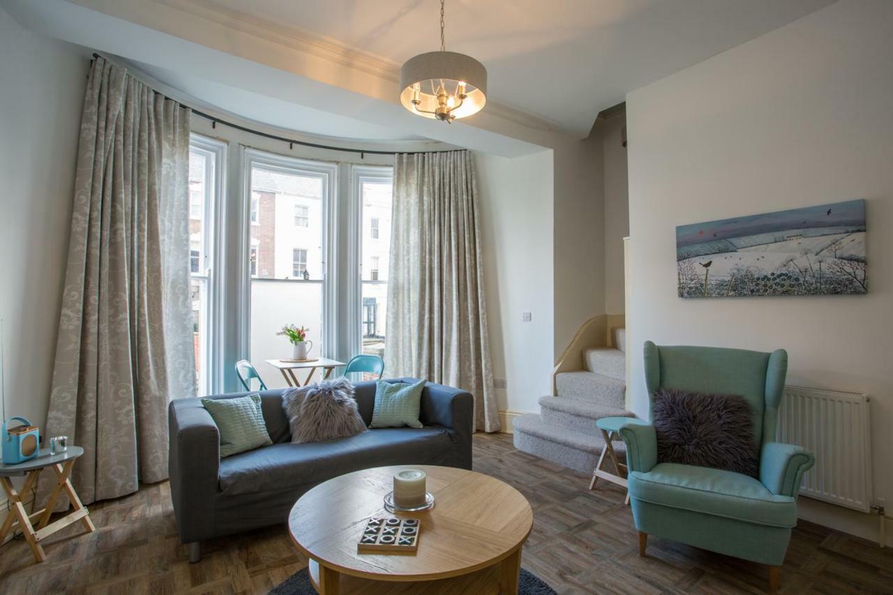 Stylish Apartment Close To Gloucester Quays & Docks Exterior photo